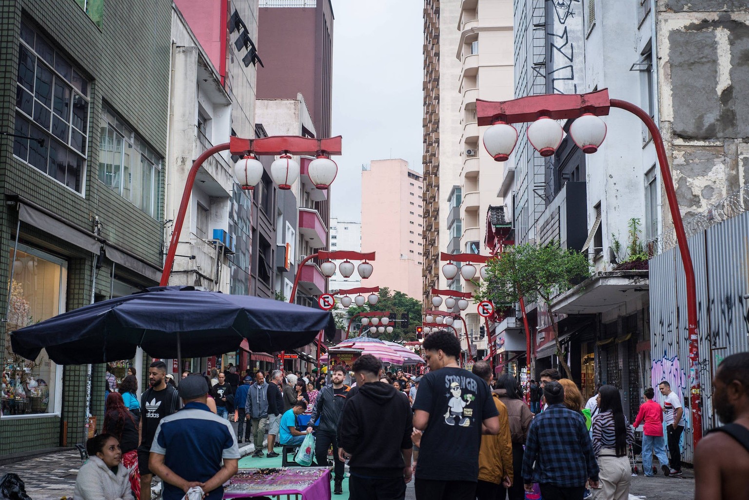 S√O PAULO, SP - 01.10.2023: PROGRAMA RUAS ABERTAS NA LIBERDADE - Sunday, October 1st, the Ruas Abertas Liberdade Program began in the traditional neighborhood in the central region of the capital. Fro ...