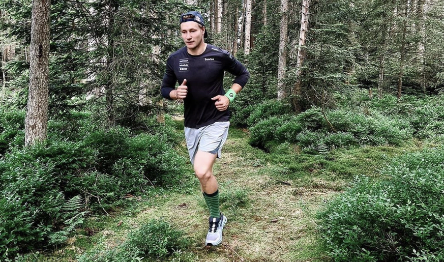 Marco Odermatt profite de l'été pour parfaire sa condition physique en vue de la saison de Coupe du monde de ski alpin, dont il est le détenteur du titre de champion.