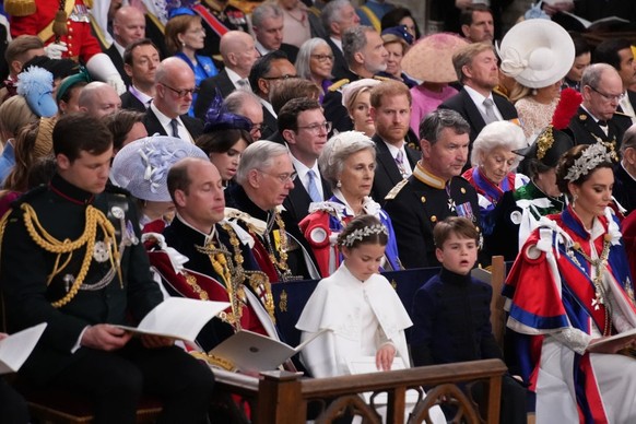 LONDON, ENGLAND - MAY 06: (Front row L-R) Prince William, Prince of Wales, Princess Charlotte, Prince Louis and Catherine, Princess of Wales and Prince Harry, Duke of Sussex during the coronation cere ...