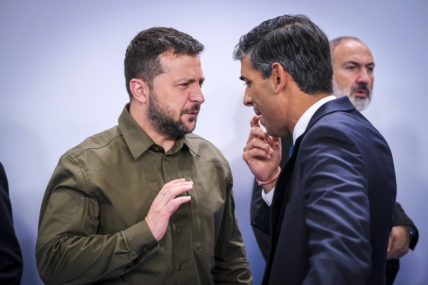 - Informal European Summit in Granada Spain. - 05/10/2023 - Spain / Andalusia / Granada - Volodymyr Zelensky and Rishi Sunak. The various European heads of state met at an informal summit of the Europ ...