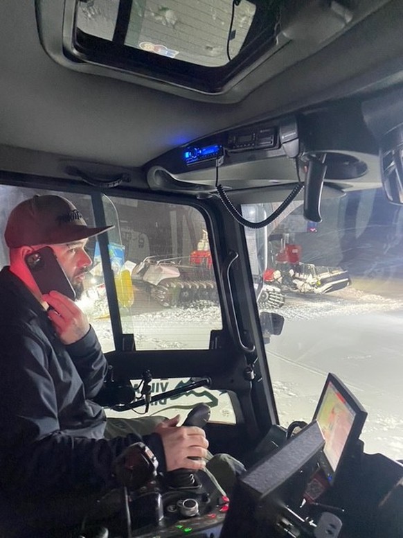 Adrien Jaggy, dameur pour la station de Villars.