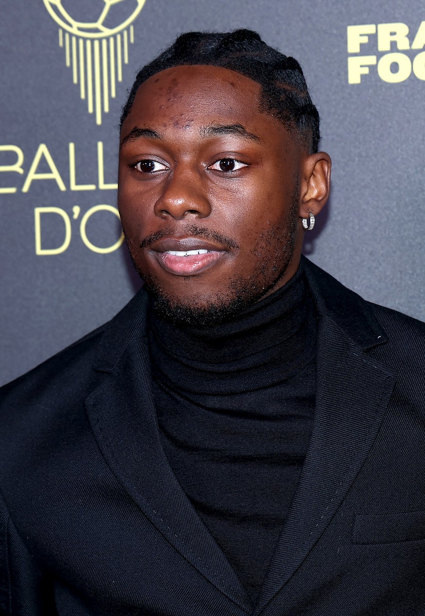 epa10949352 French recording artist Tiakola arrives for the Ballon d&#039;Or 2023 ceremony at the Theatre du Chatelet in Paris, France, 30 October 2023. EPA/MOHAMMED BADRA