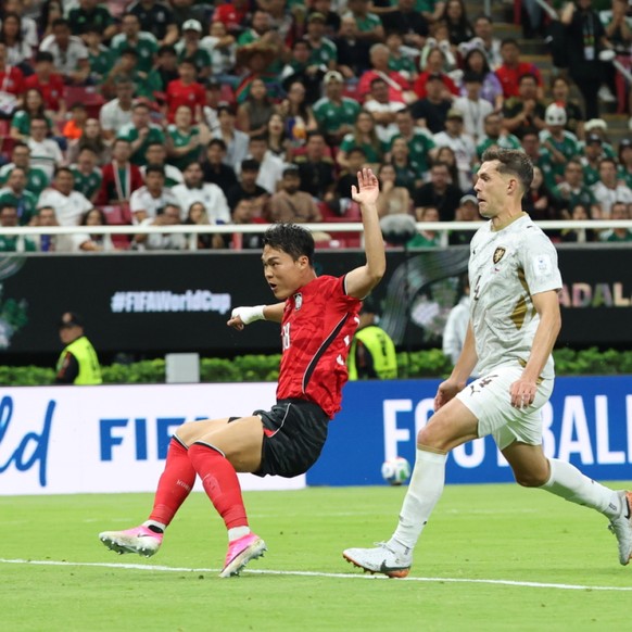Hyeon-Gyu Oh surgit pour inscrire le 2-1 pour la Cor閑 du Sud.
