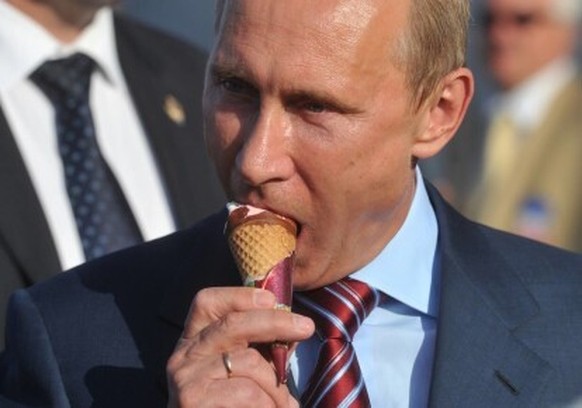 Poutine se dit «indifférent» aux douceurs... A l'exception des glaces à la pistache et des crêpes aux fraises, selon l'ancien chef du Kremlin, Viktor Belyaev, lui servait toujours une bonne glace pour ...