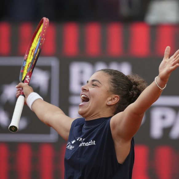 L&#039;immense joie de Jasmine Paolini, qui a cueilli le titre à Rome