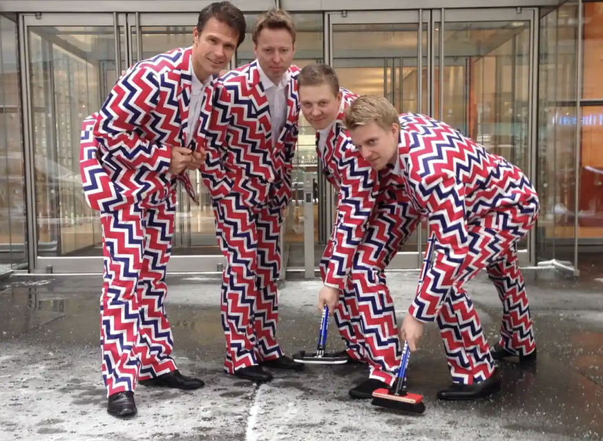 L'équipe masculine de curling norvégienne avait fait sensation lors des précédents Jeux Olympiques d'hiver avec des pantalons au style, disons, très «funky». Mais pas cette année!
