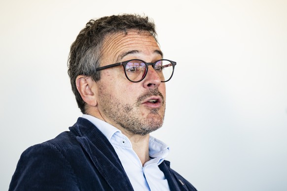 Theo Huguenin-Elie, conseiller communal de la ville de La Chaux-de-Fonds, parle lors d&#039;une conference de presse de la ville de La Chaux-de-Fonds sur le budget 2025 le mercredi 27 novembre 2024 a  ...