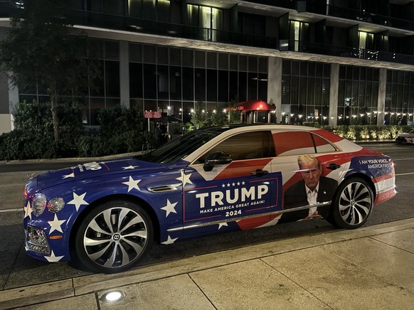 Une voiture photographiée en 2024, à quelques jours de l'élection présidentielle de novembre.