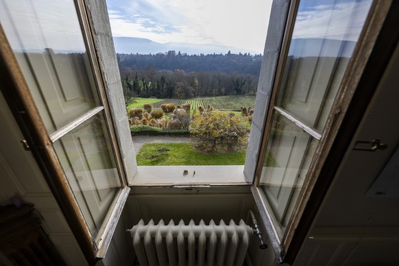 Une vue d&#039;ensemble de la propriete de villa et ainsi que du terrain qui est photographiee, lors d&#039;une conference de presse du Collectif de soutien au futur Parc de la Campagne-Masset, ce jeu ...