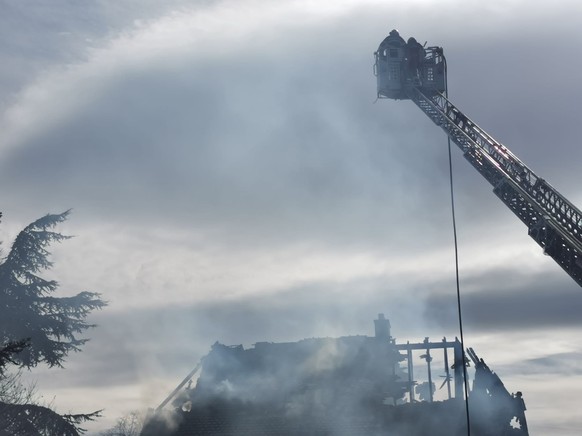 Jeudi 9 mars, les pompiers ont âprement lutté contre les flammes. Les experts ont relevé la présence d’une grande quantité d’accélérant, potentiellement de l’essence, ce qui explique l’ampleur des dég ...