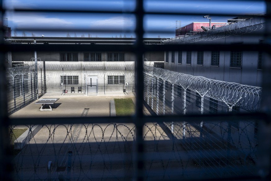 Pour qu'un internement puisse être envisagé, le jeune devra avoir été condamné à au moins quatre ans de prison.