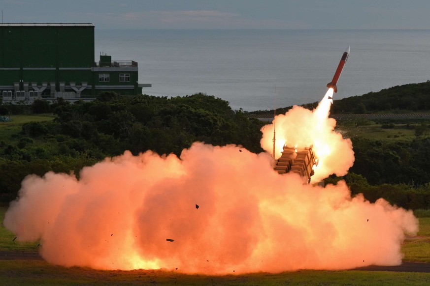 Un missile Patriot au décollage: l&#039;Allemagne a annoncé vouloir acquérir deux systèmes supplémentaires pour l&#039;Ukraine.