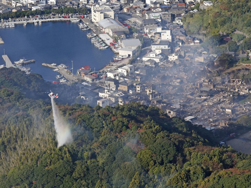 Le feu a ravagé tout un quartier à Oita, au Japon.