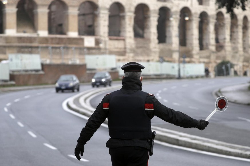 Avec une augmentation de 33% du nombre de cas hebdomadaire, l'Italie fait face à une troisième vague.