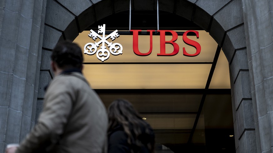 Das Logo der Bank UBS an einem Gebaeude fotografiert am Dienstag, 3. Januar 2026 in Zuerich. (KEYSTONE/Claudio Thoma)