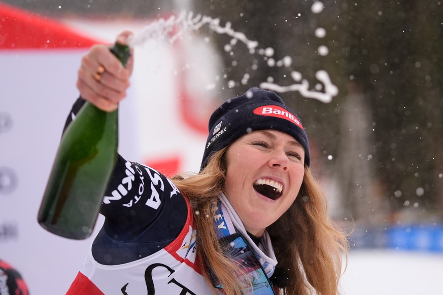 United States&#039; Mikaela Shiffrin celebrates after winning first place in a World Cup women&#039;s slalom skiing race, Sunday, Nov. 30, 2025, in Copper Mountain. (AP Photo/Robert F. Bukaty)
APTOPIX ...