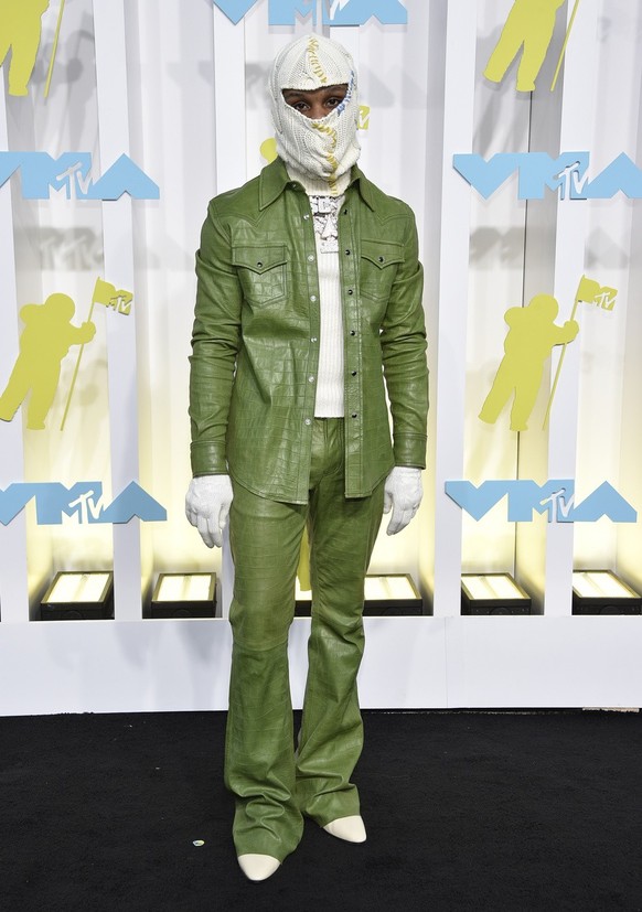 Toosii arrives at the MTV Video Music Awards at the Prudential Center on Sunday, Aug. 28, 2022, in Newark, N.J. (Photo by Evan Agostini/Invision/AP)