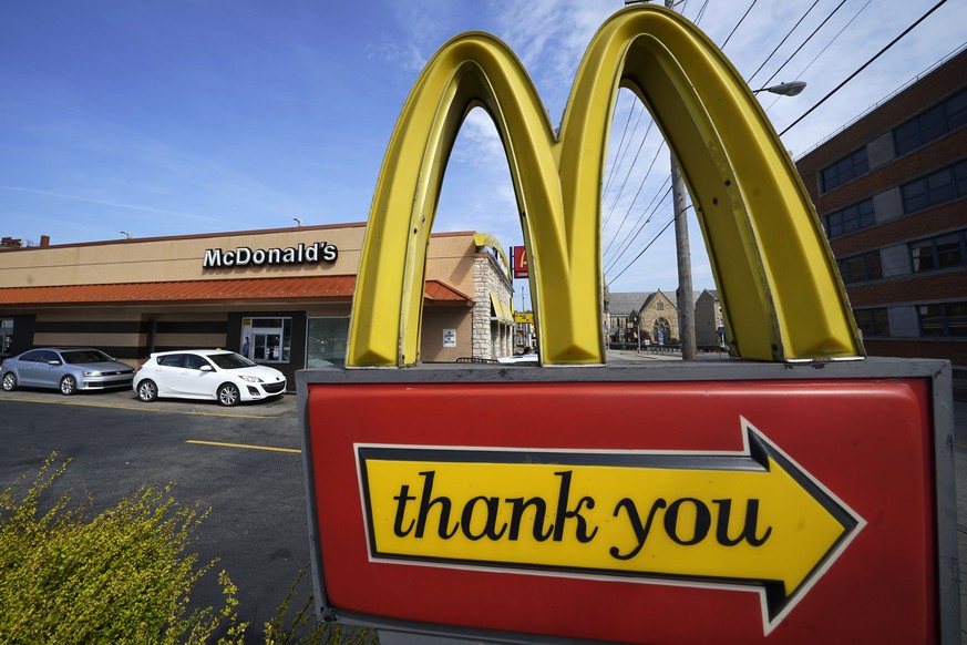 A sign is shown in front of an McDonald&#039;s restaurant in Pittsburgh on Saturday, April 23, 2022. The Chicago-based company said, Tuesday, July 26, it had net income of $1.60 per share. Earnings, a ...