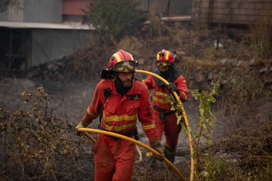 Comme en France, les pompiers espagnols font tout ce qu'ils peuvent pour limiter les dégâts des incendies.