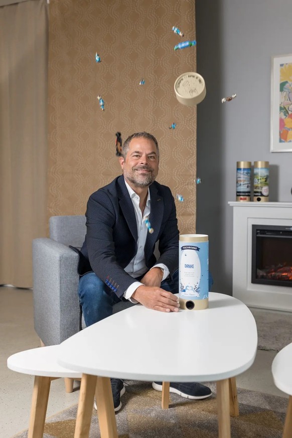 Domenic Meier, CEO d&#039;Artoz, a déjà déclenché un nombre incalculable de fois l&#039;une des nouvelles bombes de table - ou plutôt, il ne l&#039;a pas déclenchée, mais a appuyé sur le bouton.