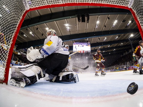 Reto Berra a encaissé quatre buts et n'a pas fini le match