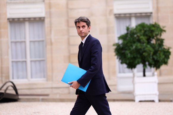 epa12444736 President of French Renaissance party Gabriel Attal arrives at the Elysee Palace for a meeting with French President Emmanuel Macron in Paris, France, 10 October 2025. The French president ...