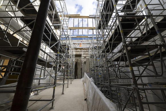 Des ouvriers s'activent sur le chantier de la gare CFF de Lausanne lors d'une visite de presse visant a presenter l'avancement des travaux de modernisation et de transformation du site, ...