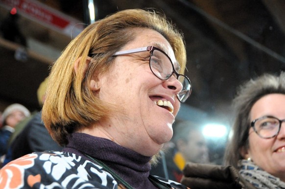 Malgré son handicap, Janine Mauchle savoure les matchs du HC Davos.