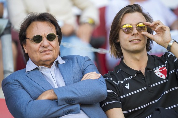 Le president du FC Sion Christian Constanti, gauche, et le fils du president du FC Sion et team manager Barthelemy Constantin, droite, lors de la rencontre de football de Super League entre le FC Sion ...