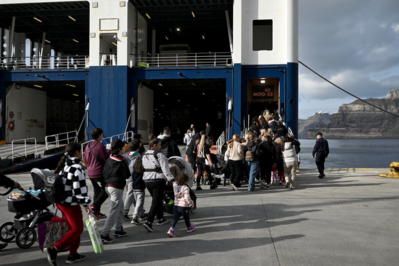 6000 personnes quittent Santorin, nouveaux séismes.