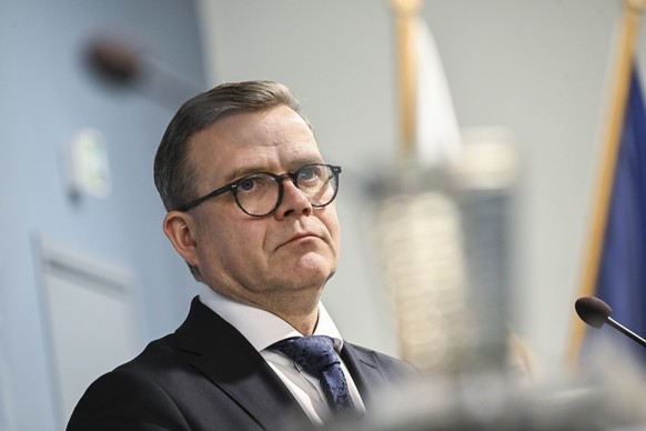 epa10978327 Finnish Prime Minister Petteri Orpo attends a press conference on new border measures in Helsinki, Finland, 16 November 2023. Finland&#039;s government has decided to close four crossing p ...