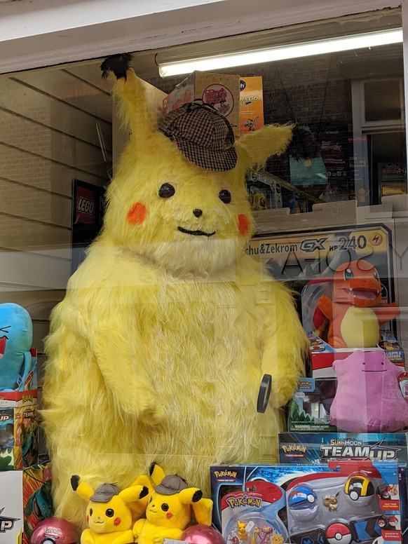 Creepy Spielzeug: Pikachu