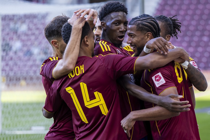 Les joueurs genevois laissent eclater leur joie, lors de la rencontre de football de Swiss Super League entre le Servette FC, SFC, et le Winterthur, FCW, ce samedi 27 septembre 2025 au Stade De Geneve ...