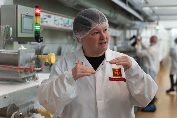 Liliane Stampfli est responsable de la recherche et du développement à la fabrique de chewing-gum de Buchs.