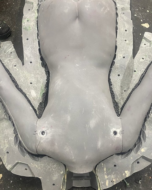Heidi Klum tease un nouvel indice coquin pour Halloween