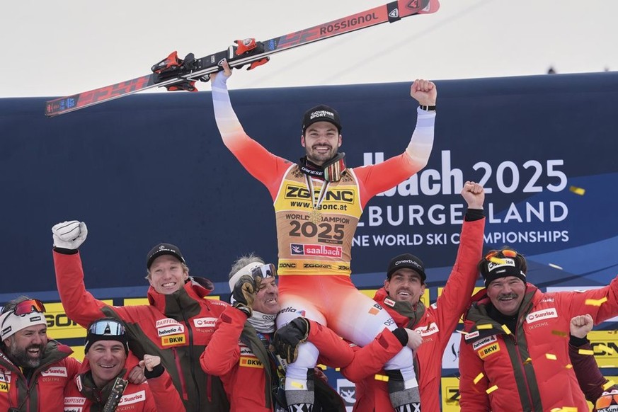 Loïc Meillard est le nouveau champion du monde de slalom.