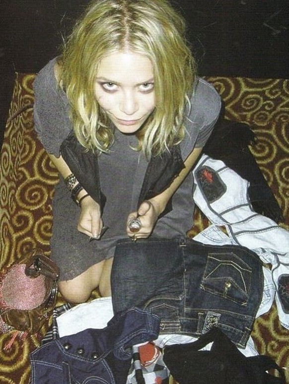 Mary-Kate Olsen en mode indie sleaze.