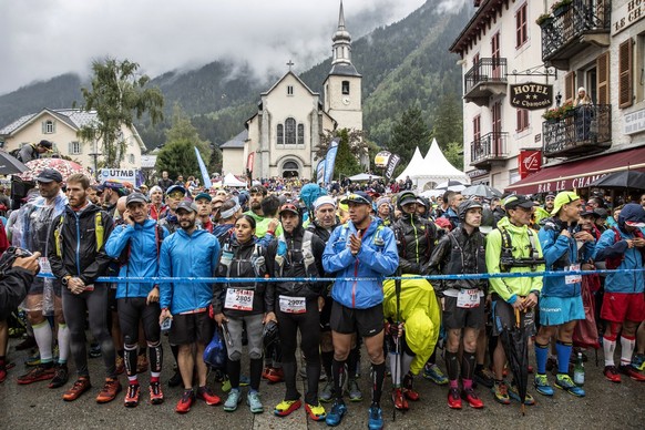 Les participants sur le départ de l&#039;UTMB, en 2018.