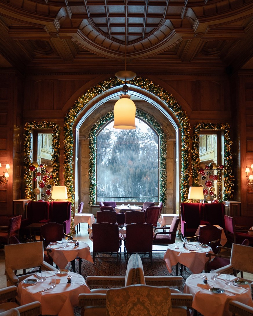 Le Badrutt’s Palace de Saint-Moritz est le seul hôtel suisse du classement The 50 Best Hotels 2026. Prix, histoire et infrastructures.