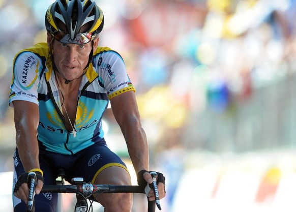 Lance Armstrong a fait deux come-back: après un cancer et après sa première retraite. En 2012, il a été déchu de ses sept victoires au Tour de France après avoir avoué s'être dopé.