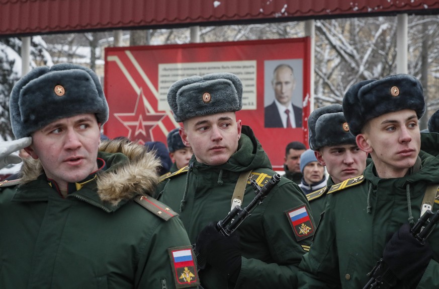 A partir du printemps 2024, les personnes âgées de 19 ans et plus devraient se présenter au service militaire russe.