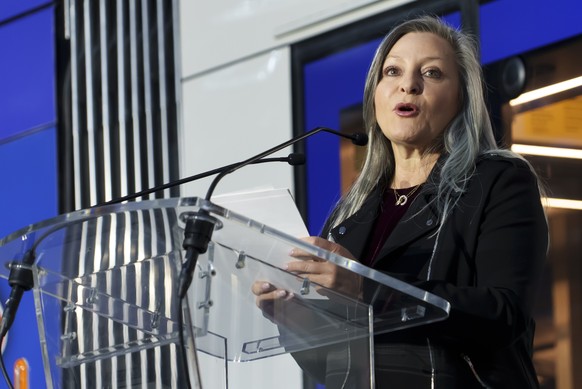 Nuria Gorrite, conseillere d'Etat du Canton de Vaud parle devant la premiere rame du tramway des des Transports publics de la region lausannoise (TL) quelques mois avant la mise en exploitation d ...