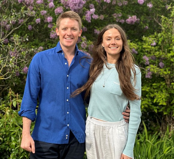 Le couple s'est fiancé en avril 2023.
