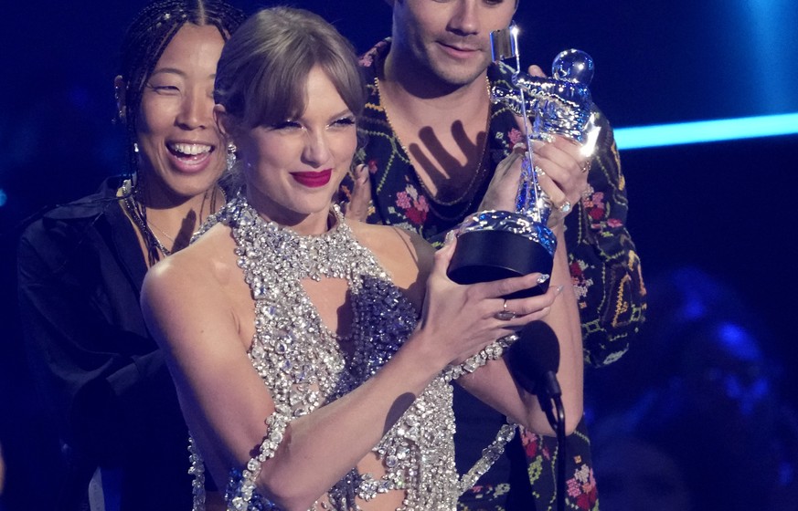 Taylor Swift annonce son nouvel album aux VMAs