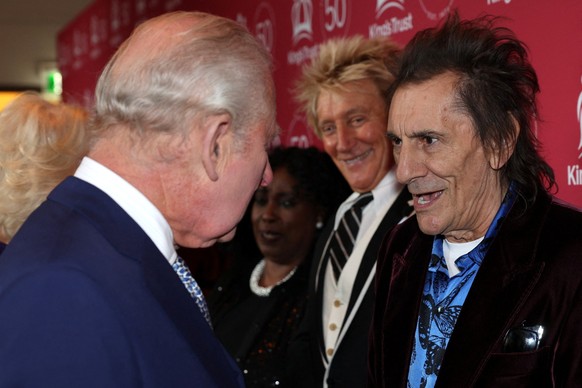 Autrefois ami avec Donald Trump, Rod Stewart a depuis changé d'avis: « Je ne suis pas un grand fan de Trump », a-t-il déclaré à Radio Times en juin dernier . « Je le connaissais très bien. J' ...