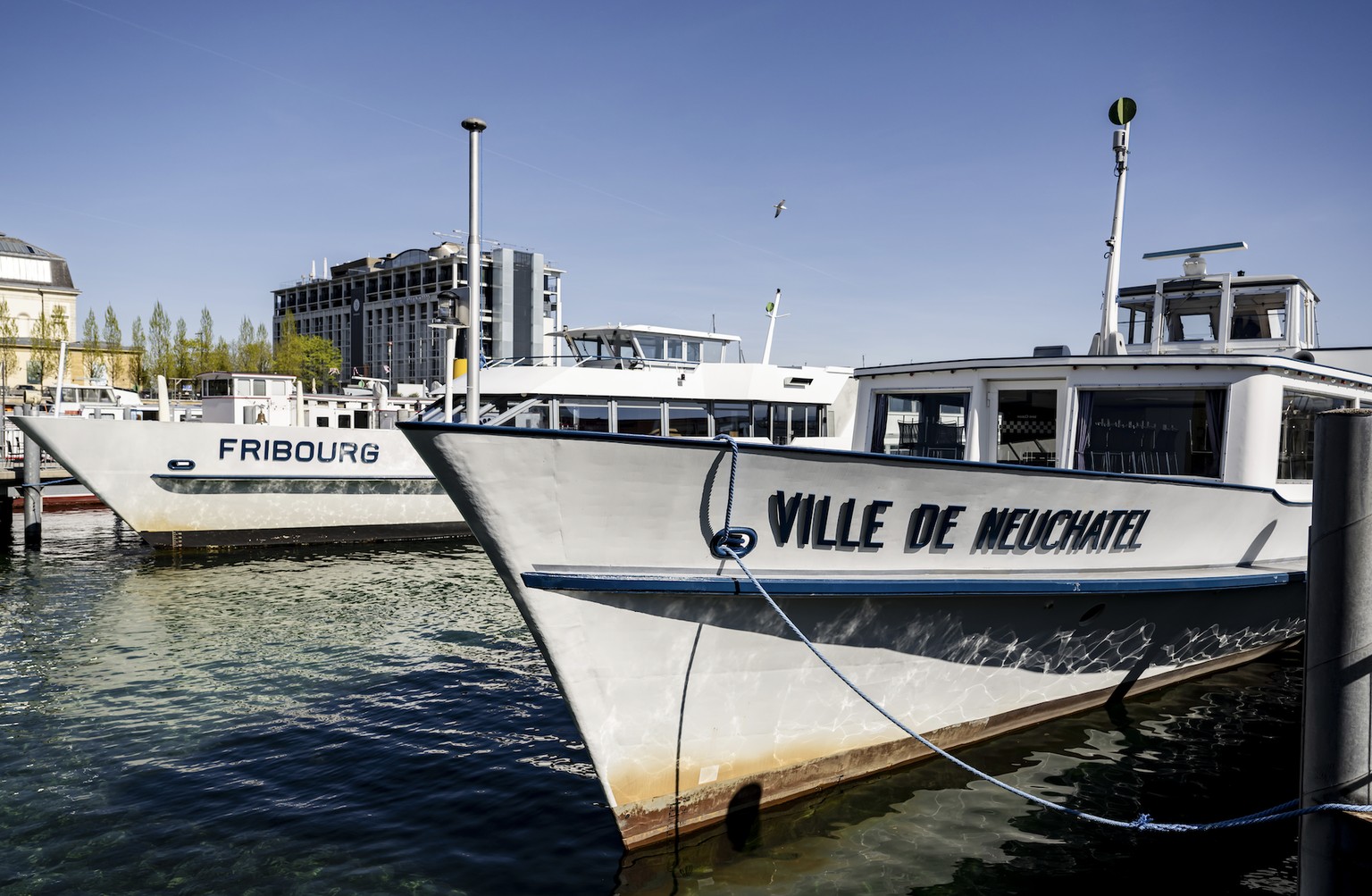 La LNM, qui navigue sur les lacs de Neuchâtel et de Morat, a dû supprimer ponctuellement quelques courses début juillet. L&#039;entreprise a souffert «d&#039;une situation opérationnelle exceptionnell ...