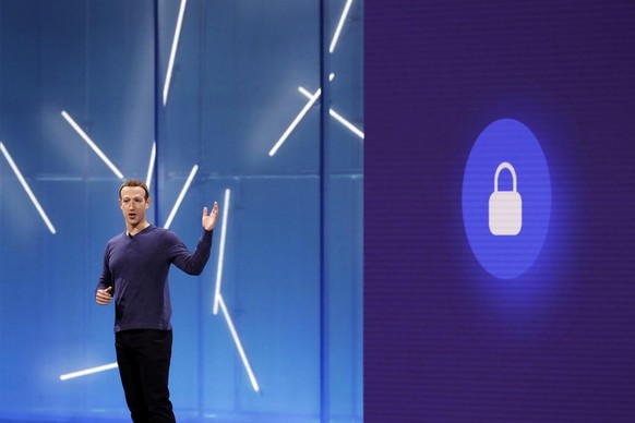 Lorsque Facebook et Instagram ont été interdits, Mark Zuckerberg, fondateur de Meta, a confirmé ne pas vouloir supprimer certains messages hostiles à l'armée et aux dirigeants russes.