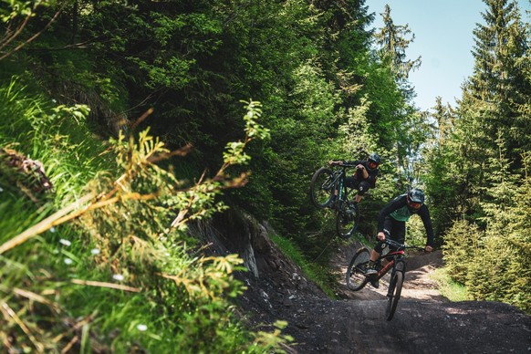 En deux roues à travers la nature sauvage de la biosphère de l’Entlebuch