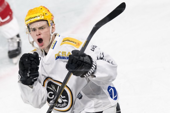 Le Top Scorer luganais Gregory Hofmann celebre le 4eme but lors du match du championnat suisse de hockey sur glace de National League entre le Lausanne Hockey Club, LHC, et le HC Lugano mardi 19 fevri ...