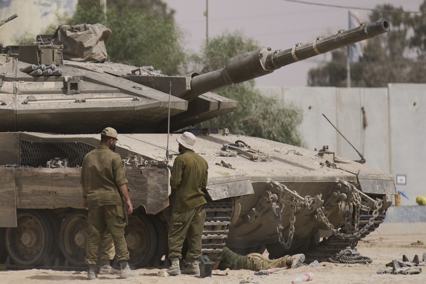 Israël rappelle 60 000 réservistes pour l'invasion de Gaza-ville